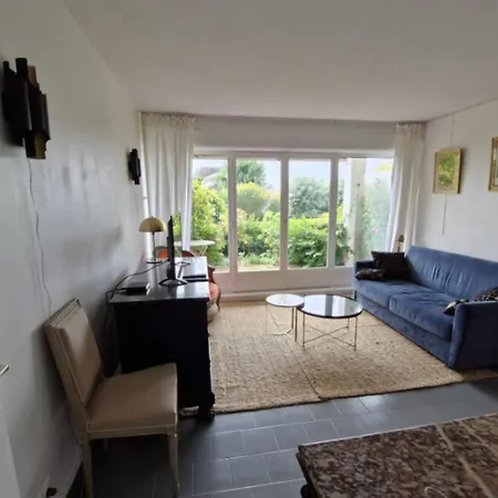 On Garden Level - Sea View * トルヴィル＝シュル＝メール